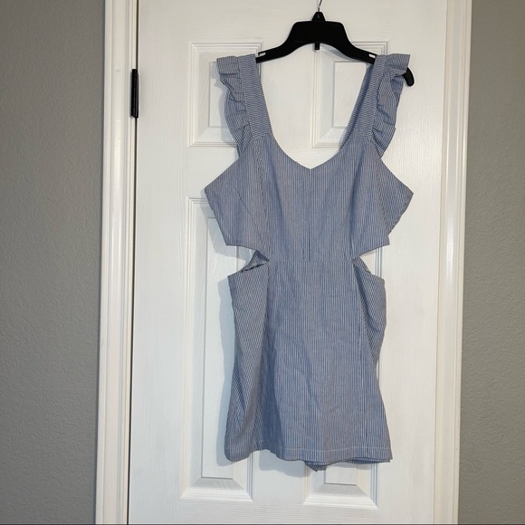 Striped cutout ruffle sleeve playsuit romper - Picture 4 of 11